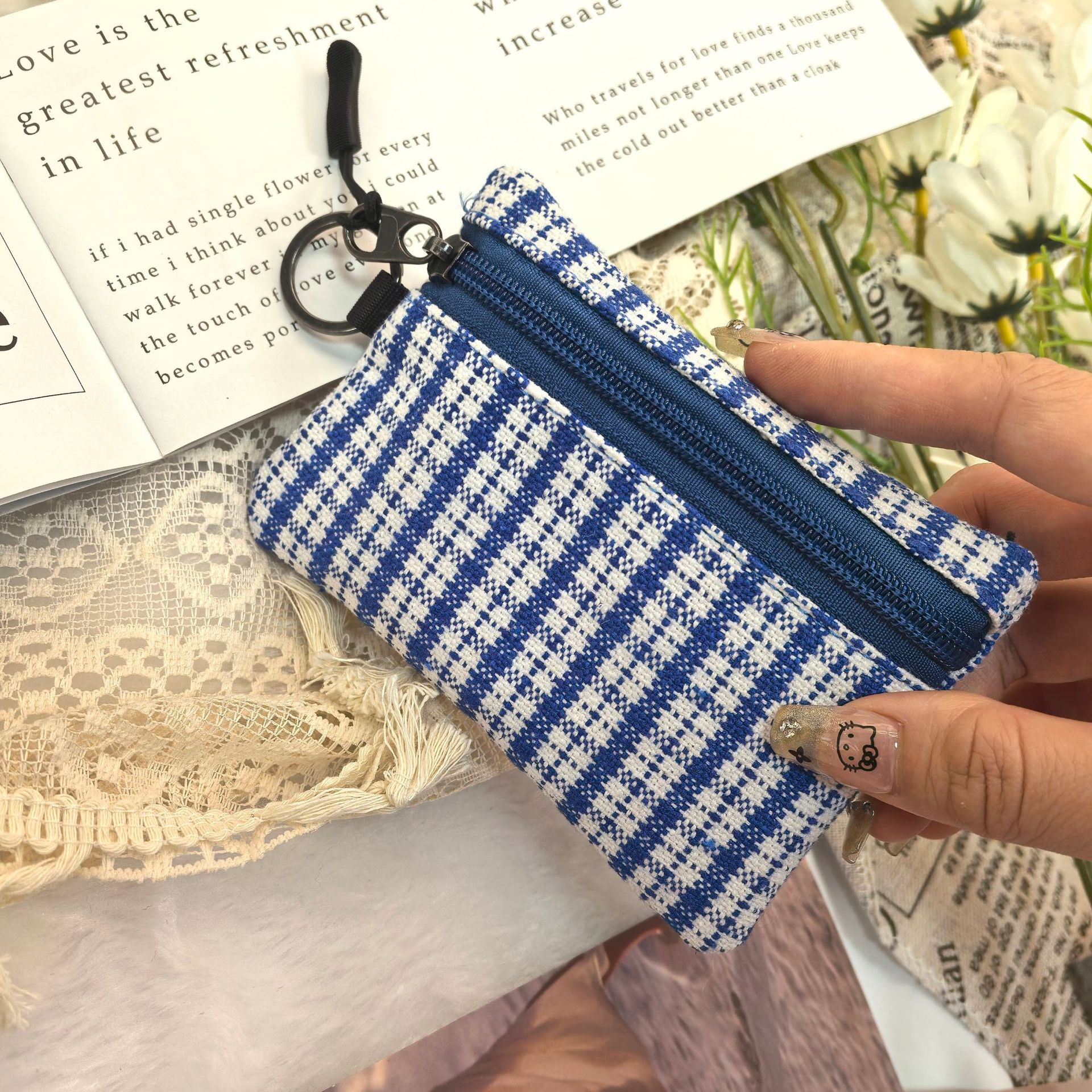 new simple plaid canvas coin purse Application Scenario
