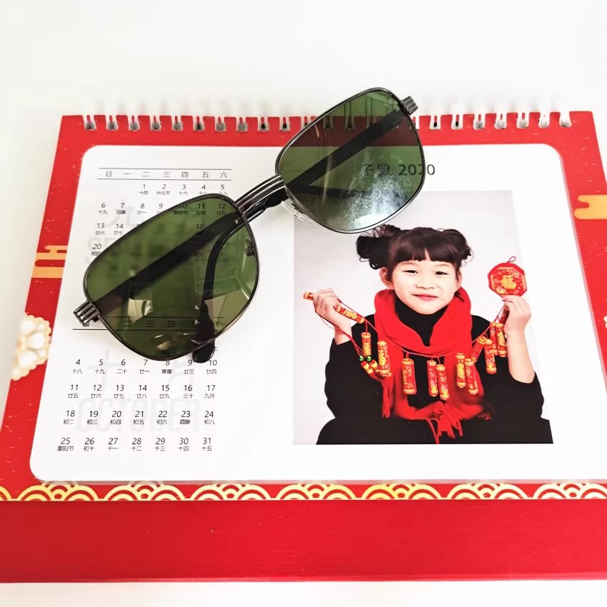 2024 new reinforced glass lens sunglasses men's and women's metal large frame plain sun glasses windproof black sunglasses Specification drawing