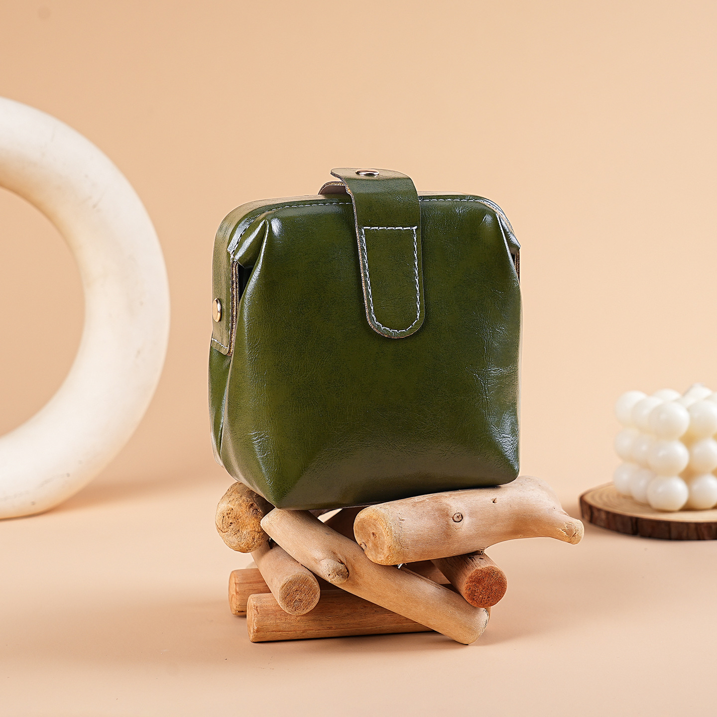original handmade cosmetic bag real soft leather niche high sense clutch crafts retro buggy bag travel women's pouch details Picture