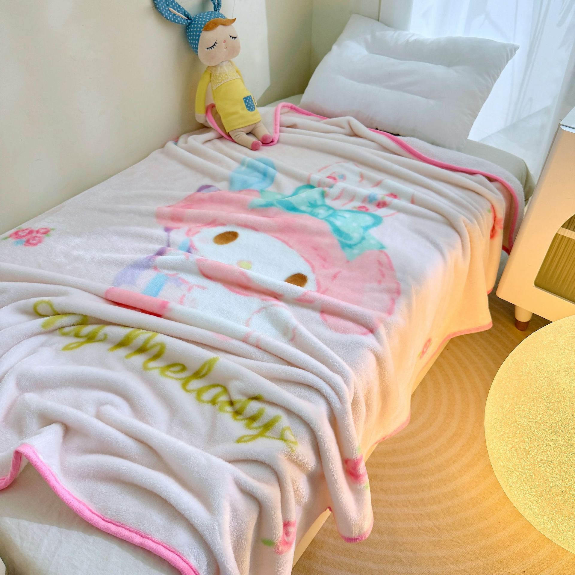 sanrio cartoon blanket milk fiber thick blanket children cartoon nap blanket student nap blanket foreign trade Application Scenario