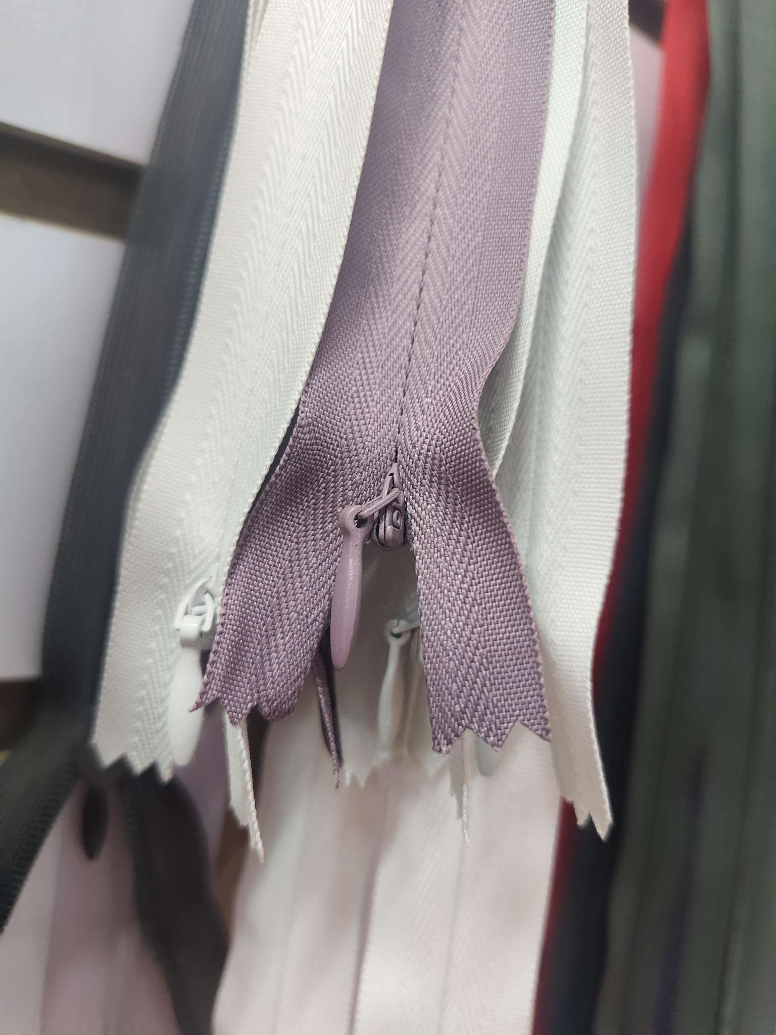 箱包，玩具，裤子，裙子，隐形拉链，支持颜色尺寸定制