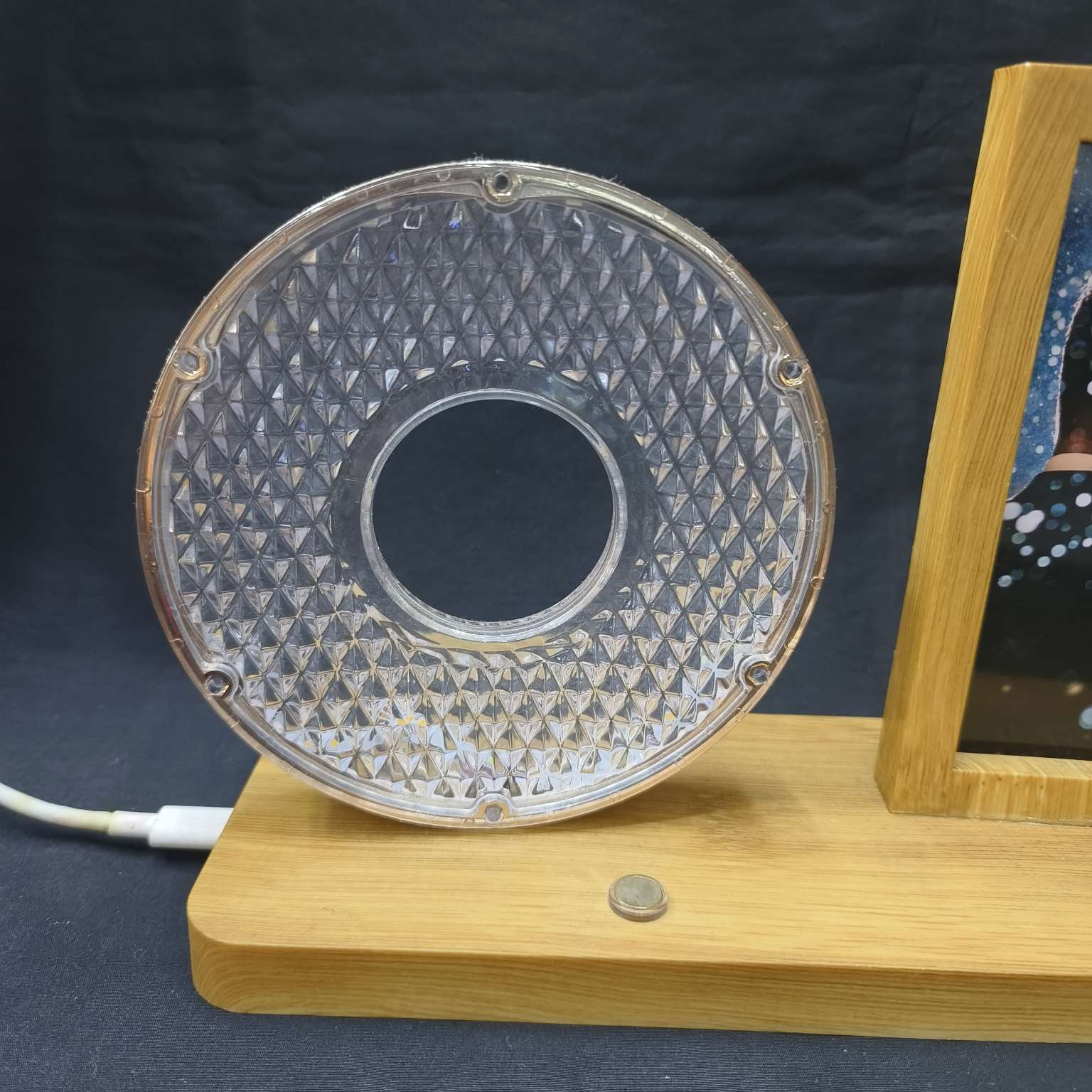 Illuminated photo frames, density board photo frames, table lamp photo frames, processed photo frames, customized photo frames, photo frames, mirrors, plastic photo frames, photo frame factories, illuminated photo frames, density board photo frames, table lamp photo frames, processed photo frames Application Scenario