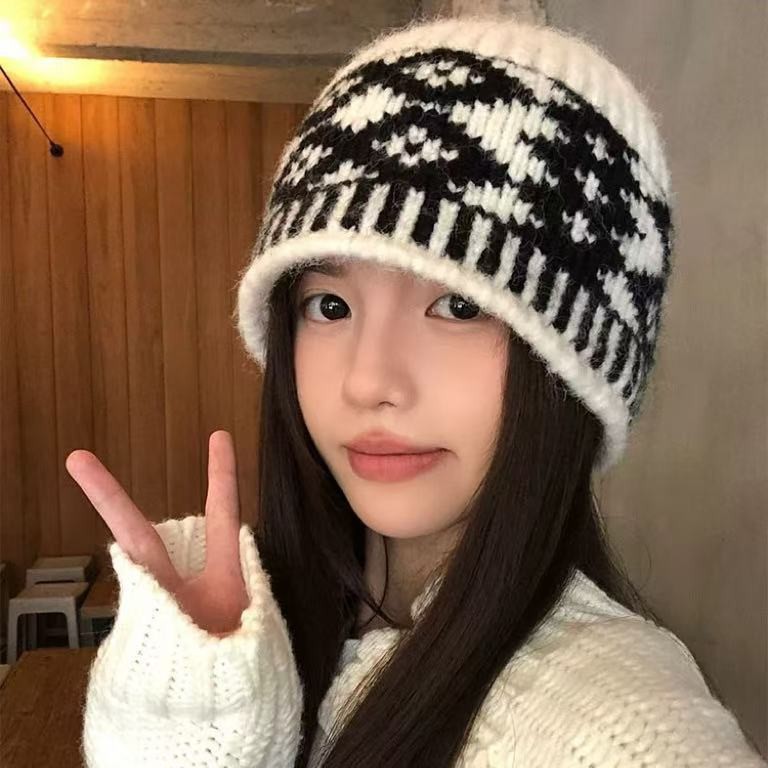 hat female winter knitting earmuffs hat velvt plush thickening thermal windproof retro fashion cold-proof lei feng hat Item Picture