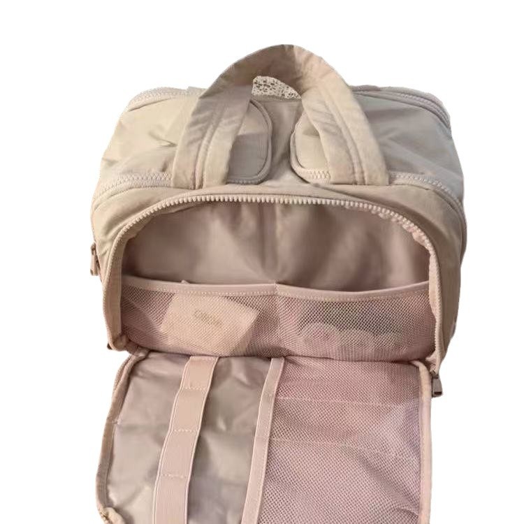 double wide opening large capacity! fluffy cosmetic bag female 2024 new high-end travel portable toiletry bag Item Picture