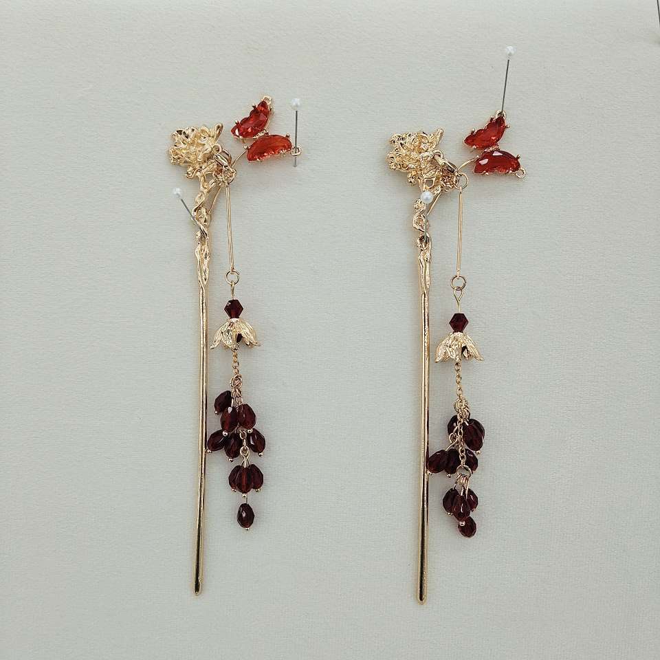 Red gold tassel hairpin for wedding: A perfect match for both Hanfu and Xiuhe, the ultimate choice for brides Specification image