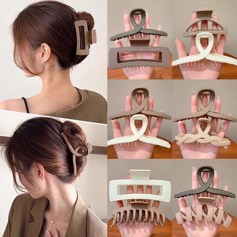 simple coffee color series grip women's large back head updo shark clip 2024 new hair clip headdress hairpin Application Scenario