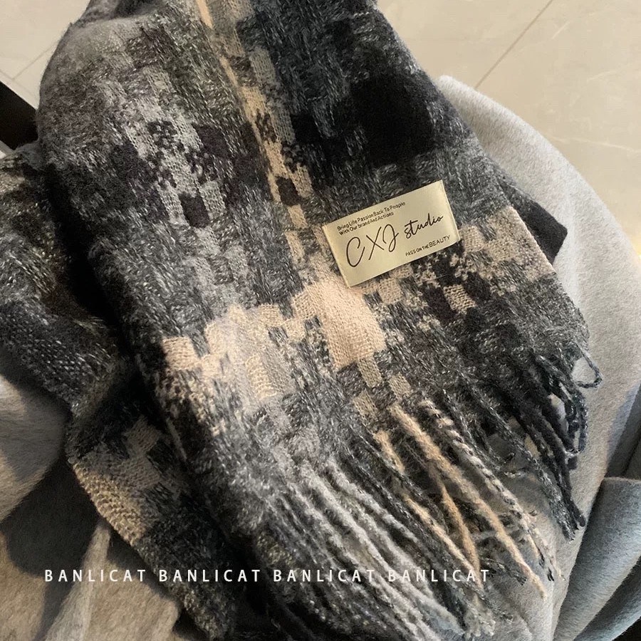 factory wholesale atmosphere plaid scarf female winter tassel warm thickened long section temperament shawl couple scarf details Picture