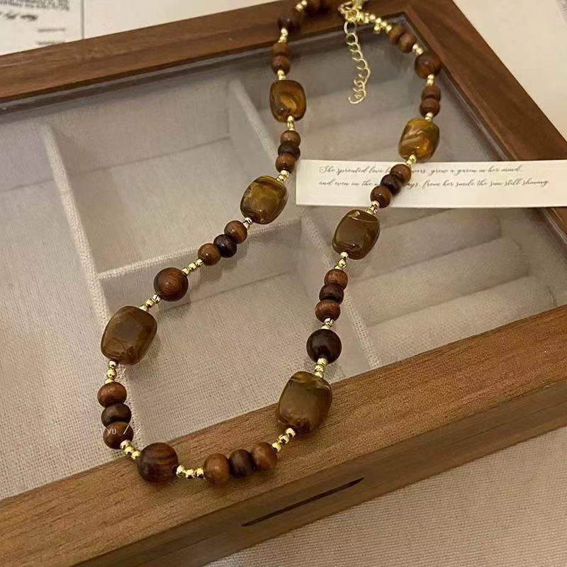 autumn winter retro maillard imitation tiger eye necklace new niche design temperament personalized fashionable all-match necklace details Picture