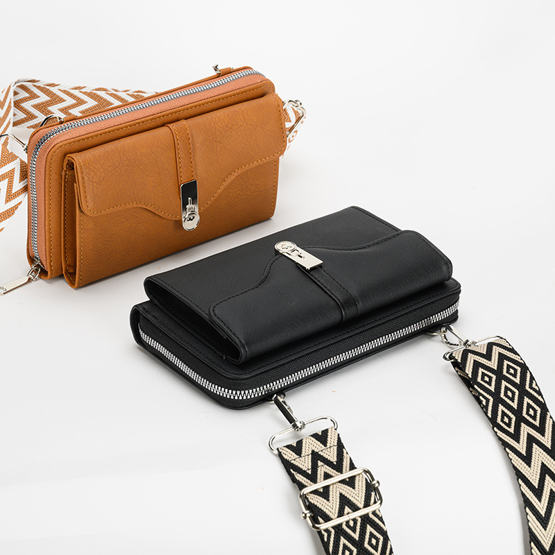 cross-border hot sale women's bag 2023 autumn and winter new women's shoulder messenger bag broadband mobile phone bag large capacity small square bag Application Scenario