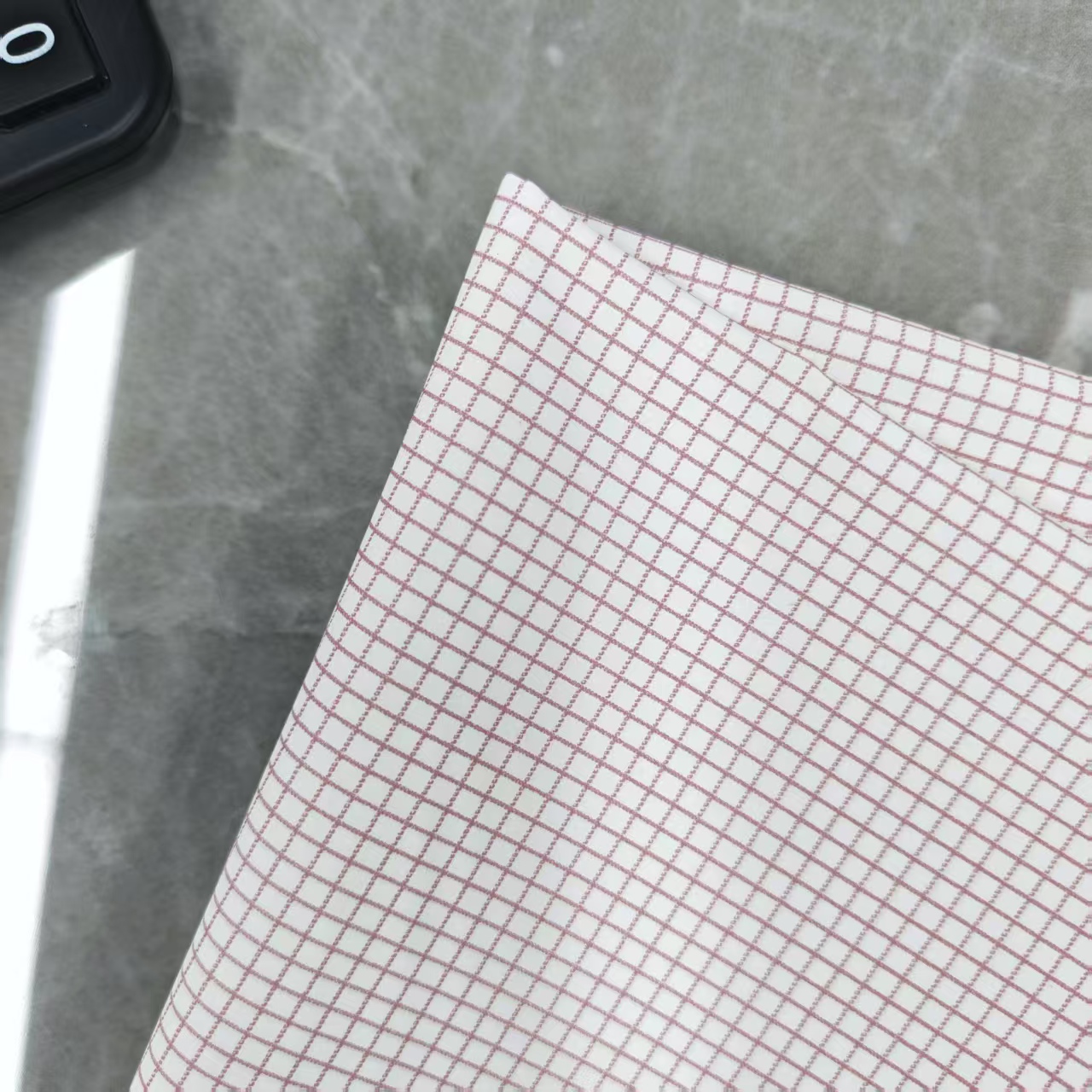 Hot-selling mini checkered PU fabric bags, wallets, tablecloths, hair accessories, clothing, pet supplies, coverings, diy handmade fabrics Application Scenario