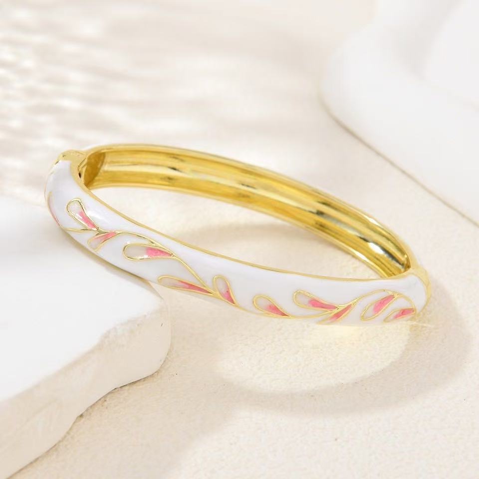 Retro enamel bracelets with colorful oil drip patterns as foreign trade accessories are popular in scenic spots Item Picture