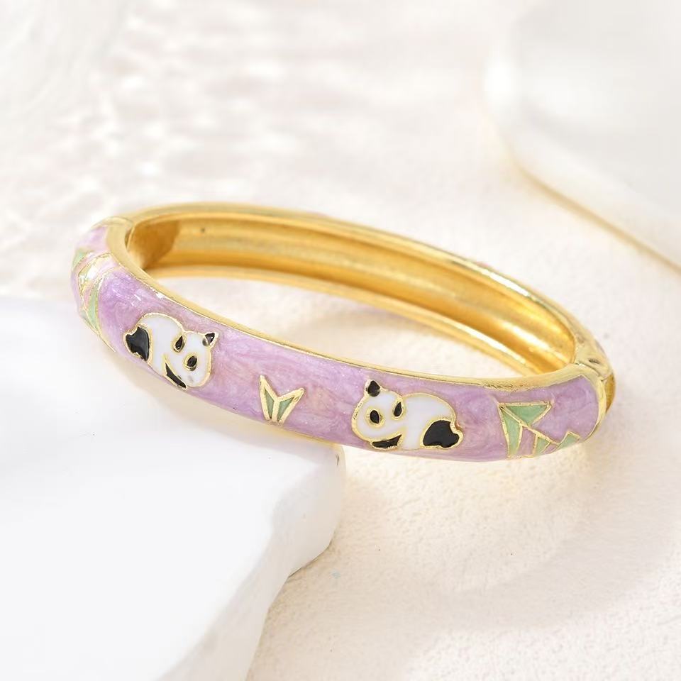 Retro enamel bracelets, colorful oil-dripping floral export accessories, popular scenic spots Application Scenario