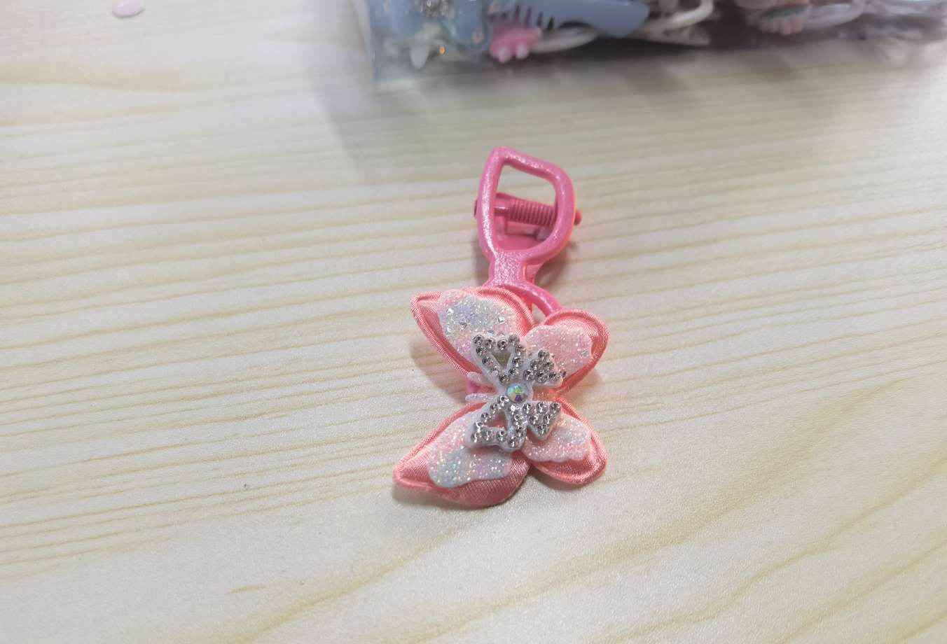 Children's accessory sets, children's jewelry, makeup, resin rings, Marine animal beading, fun handicraft toys, children's creative accessories Application Scenario