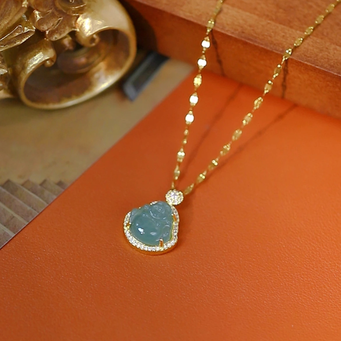 gold titanium steel no fading four-leaf flower necklace for women 2024 new light luxury all-match high-grade hot-selling clavicle chain Item Picture