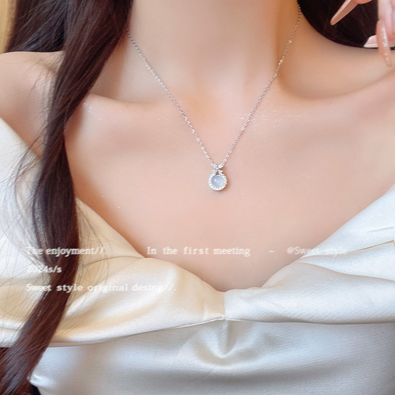 exquisite and versatile opal pendant necklace female high sense light luxury temperament zircon titanium steel clavicle chain new accessories Specification drawing
