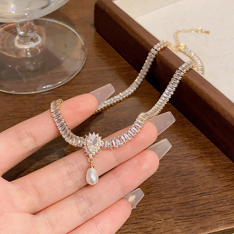french entry lux zircon pearl necklace women's high-grade retro minority water drop pendant clavicle chain hot sale ornament details Picture