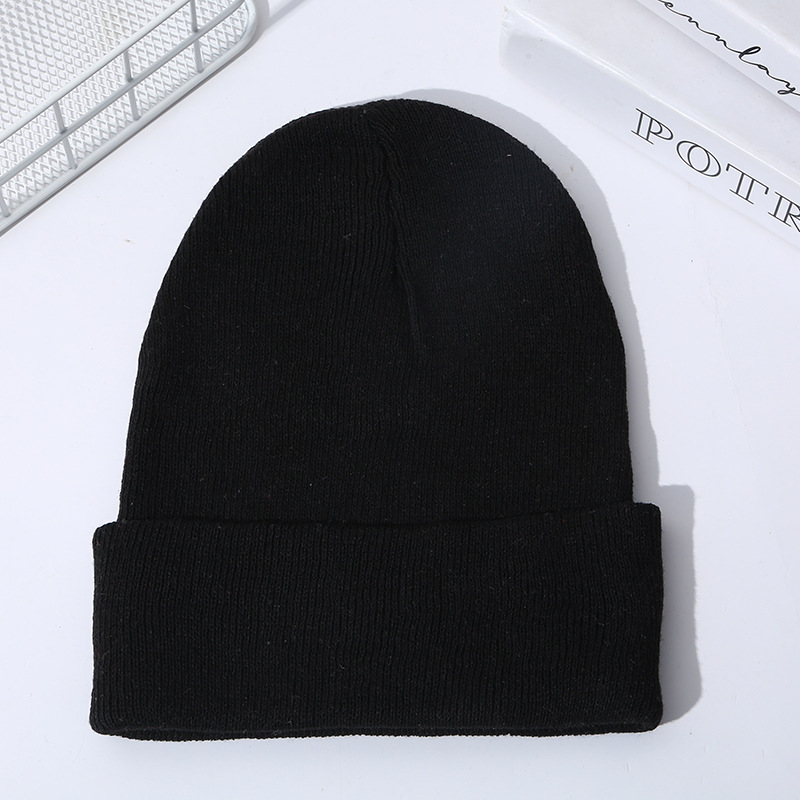 curling beanie hat embroidered logo solid color ski brimless pullover hat cold-proof knitted hat foreign trade woolen cap wholesale Application Scenario