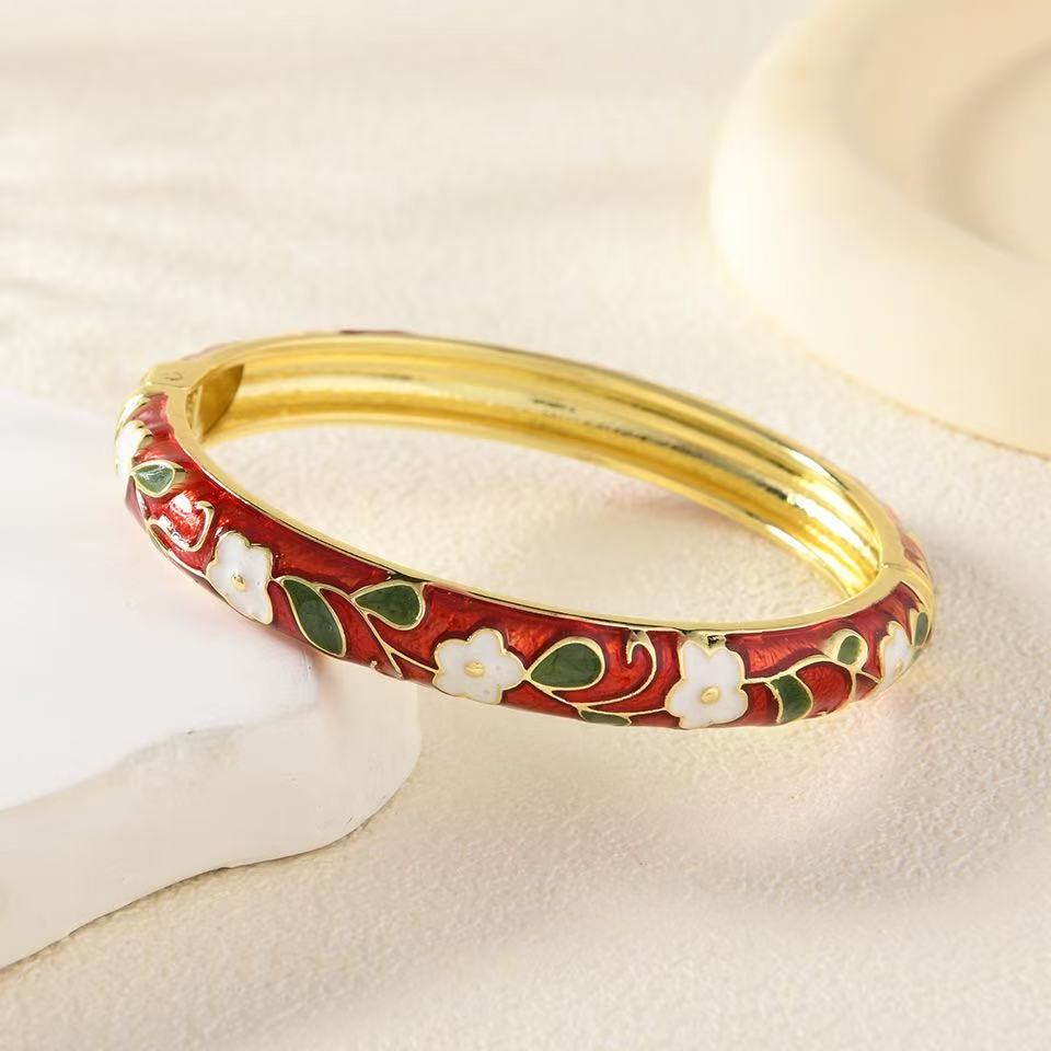 Retro enamel bracelets, colorful oil-dripping floral and small flower export accessories are popular in scenic spots details Picture