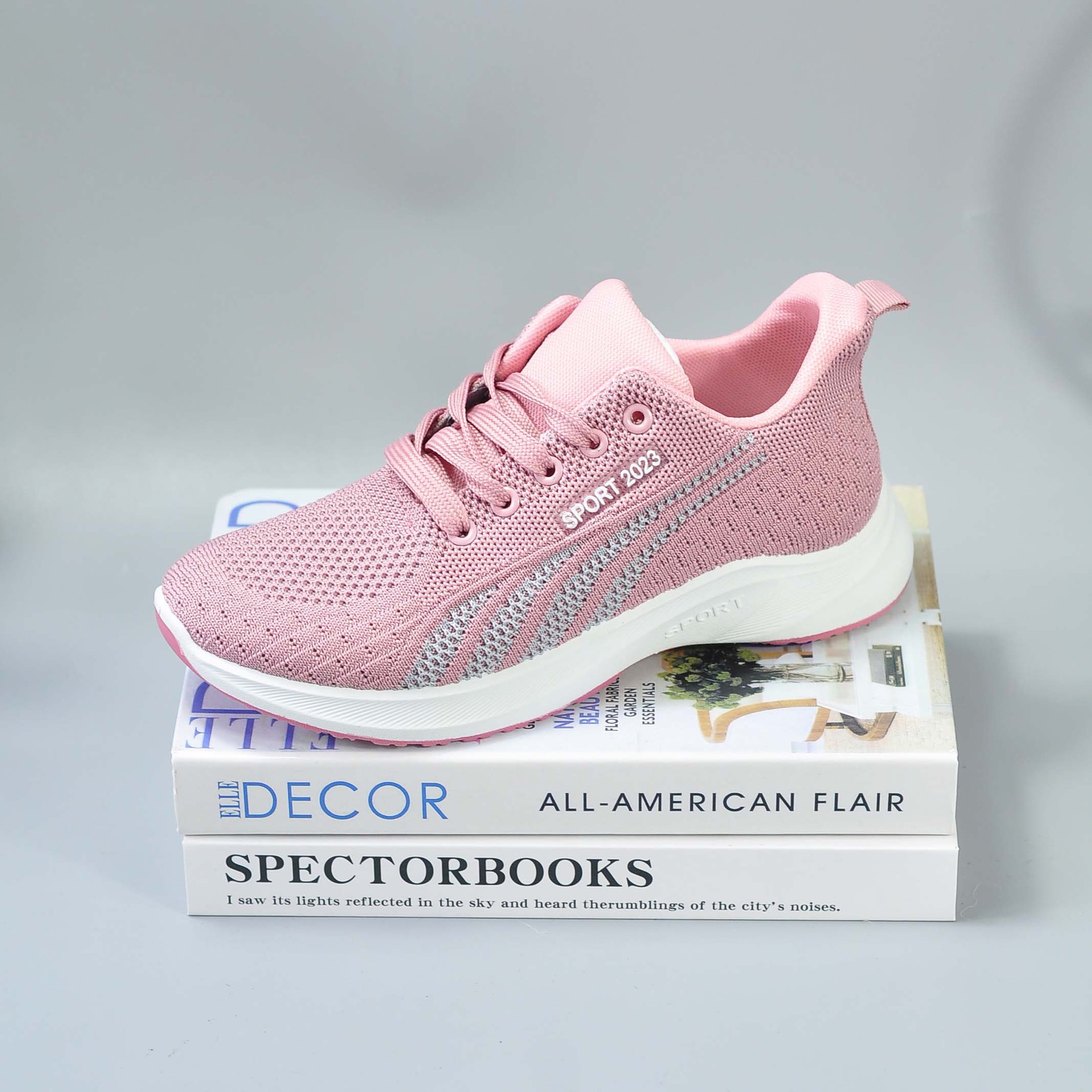 new spring and autumn women's shoes soft bottom not tired feet casual shoes breathable comfortable running shoes versatile simple sneakers for women Item Picture