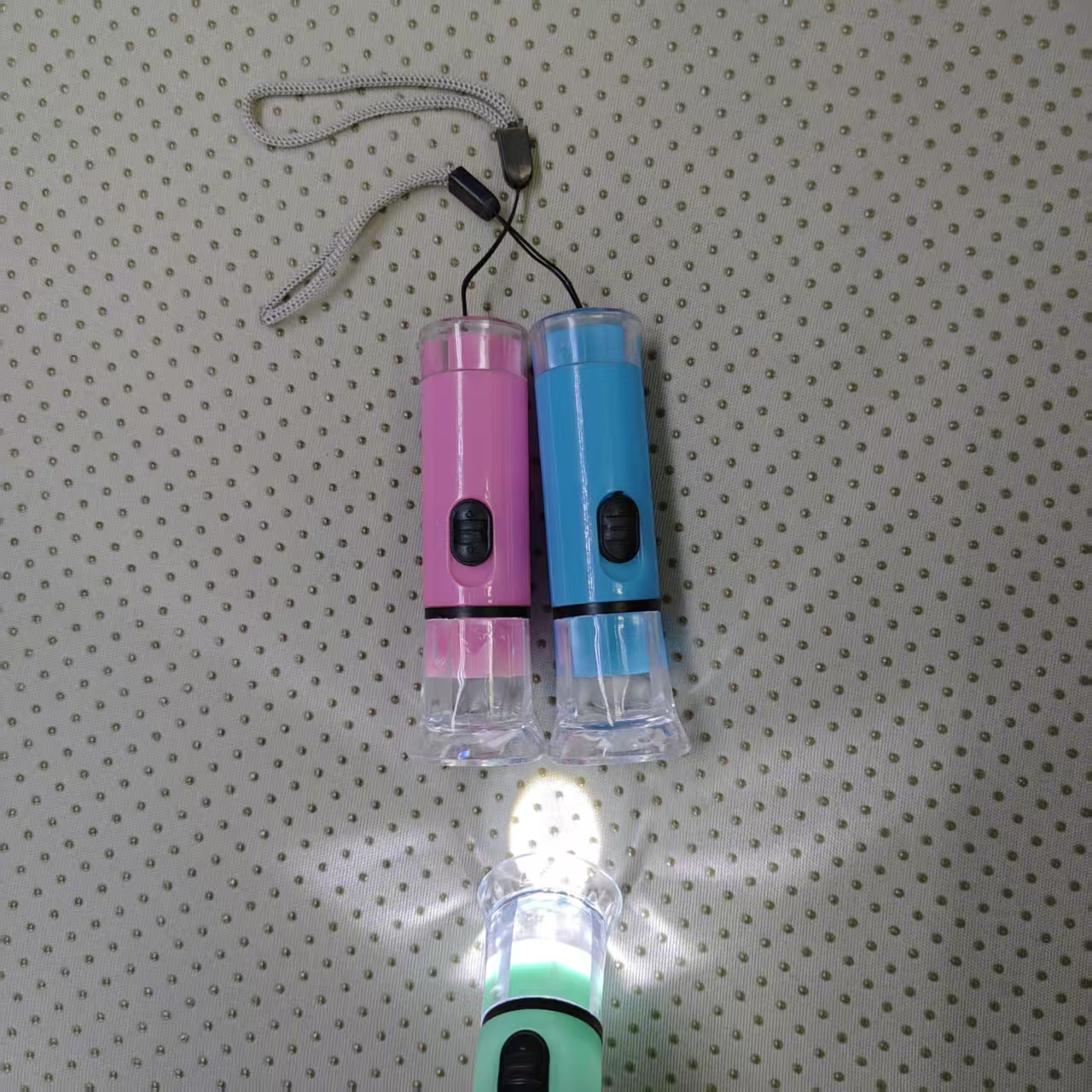 便携式迷你手电筒 多彩设计 实用又时尚 能换电子 厂家批发