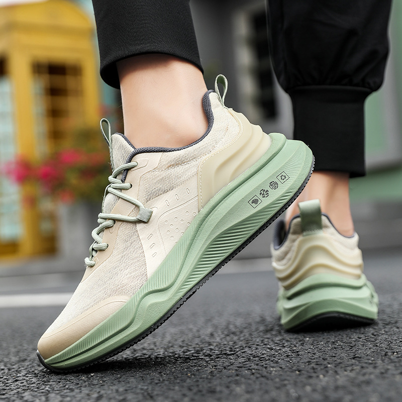 new mesh breathable deodorant and non-slip running shoes wear-resistant super light soft bottom shock absorption men's sneakers couple same style full figure