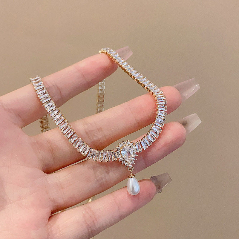 french entry lux zircon pearl necklace women's high-grade retro minority water drop pendant clavicle chain hot sale ornament Application Scenario
