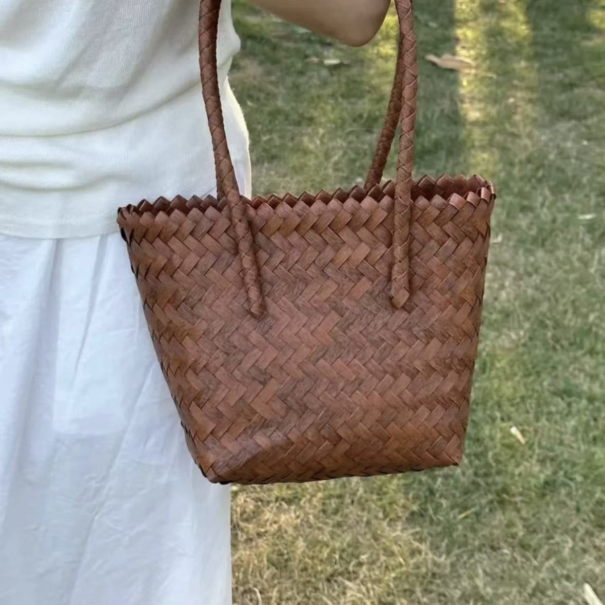bamboo handbag new rattan and straw woven bag bamboo handle women's bag retro handmade tote bag vacation bag details Picture