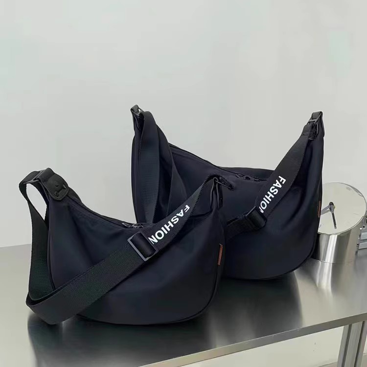 minority simple crossbody dumpling bag women's new casual sports oxford cloth shoulder bag large capacity women bags details Picture