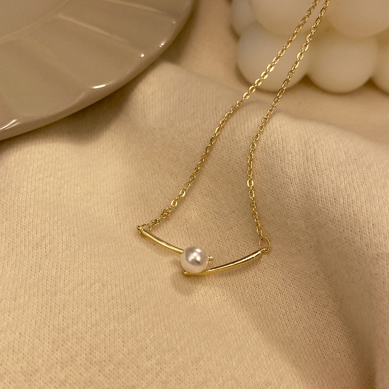 2024 new single pearl pendant necklace for women special-interest design high sense clavicle chain neck chain popular accessories details Picture