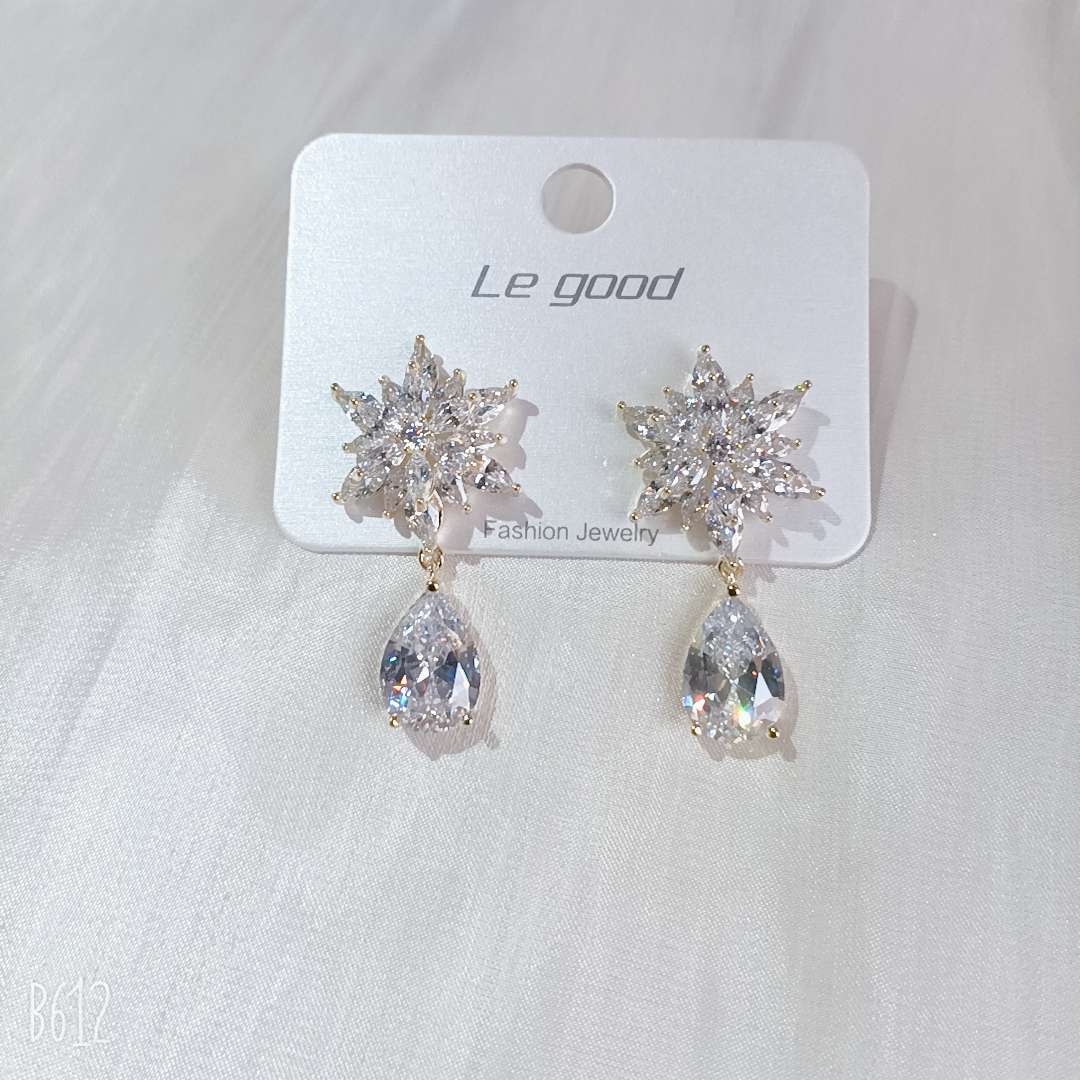 爆款流行锆石雪花耳针