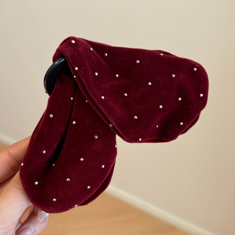 french satin shell triangle grip shark clip high sense internet celebrity temperament wild back head hair clips hair accessories Application Scenario