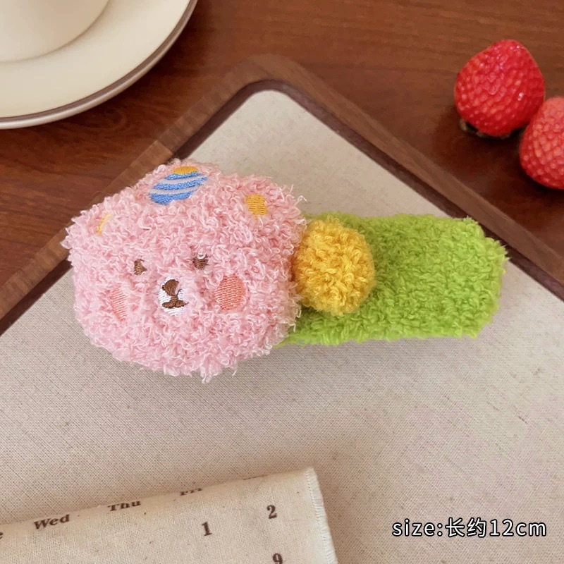 cute plush bear duckbill clip women's large autumn and winter barrettes back head hairpin furry clip high-grade headdress Application Scenario