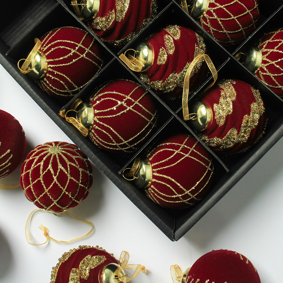 跨境新品圣诞树植绒球套装圣诞树挂件6cm-16pcs圣诞植绒球圣诞节圣诞氛围圣诞树配件产品图