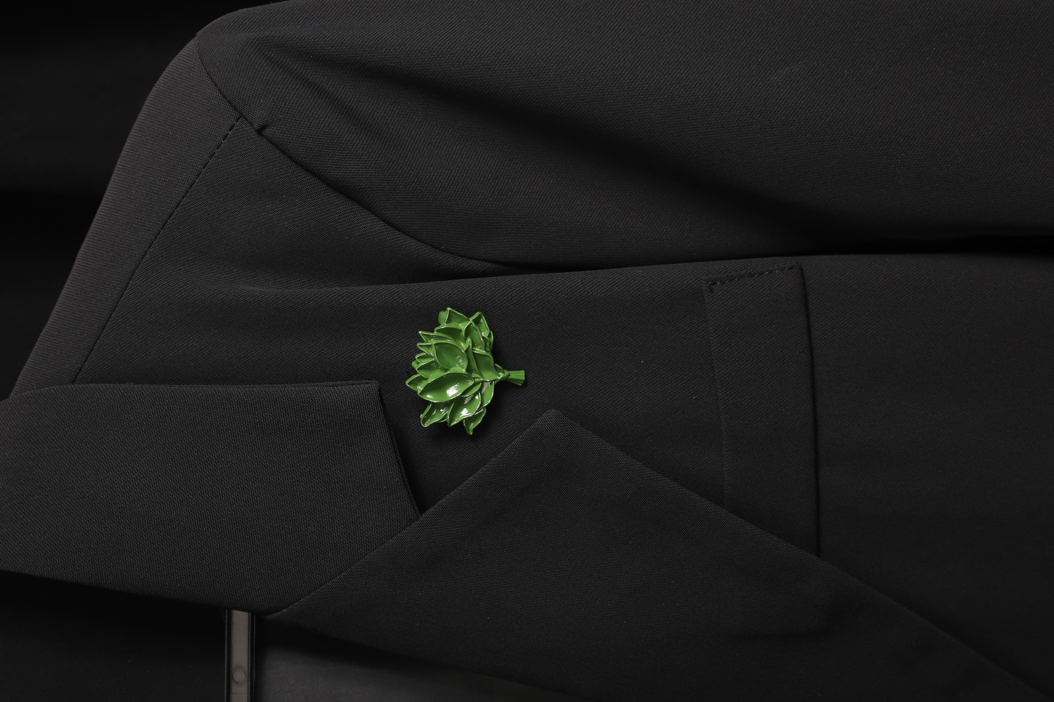 胸针/布艺胸针/旋转雪花胸针/徽章/毛主席头像徽章白底实物图