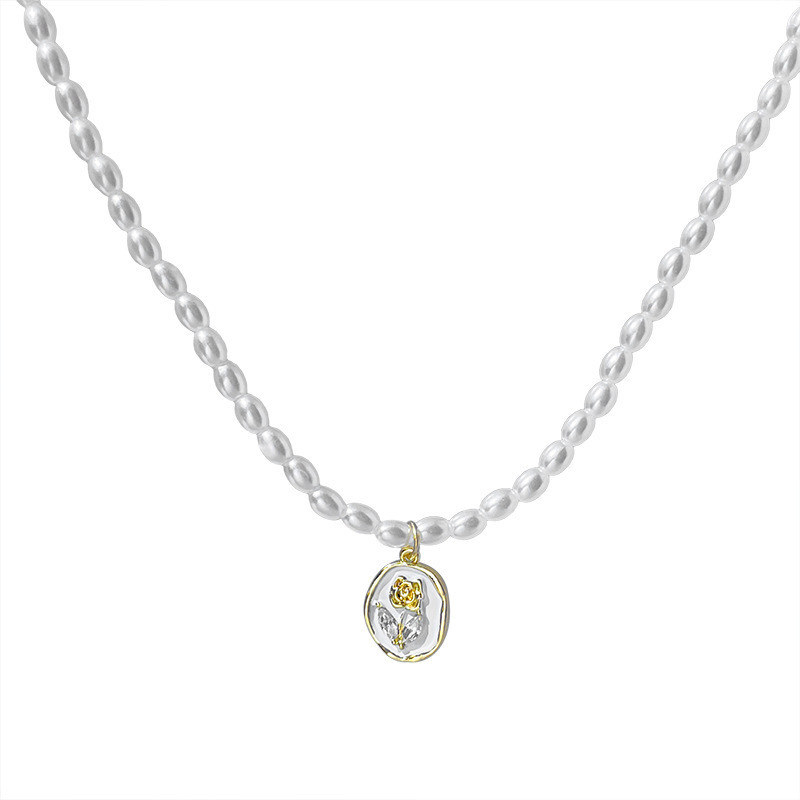 ins style high-grade light luxury pearl necklace love hot girl beaded clavicle chain female temperament all-match accessories wholesale Item Picture
