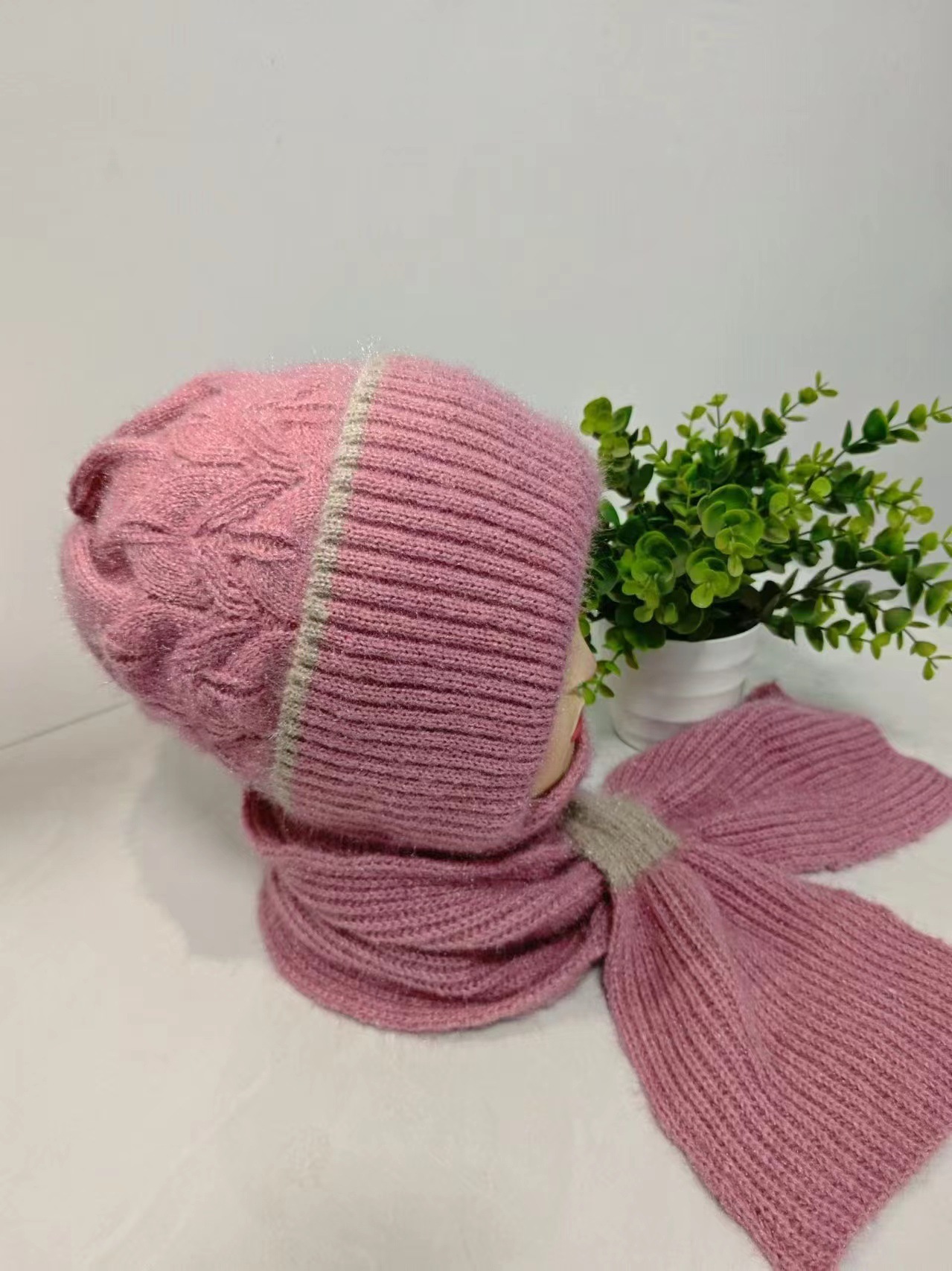 middle-aged and elderly people's hats female autumn and winter mother fleece-lined thermal knitting woolen cap old lady grandma pullover cotton-padded cap Specification drawing