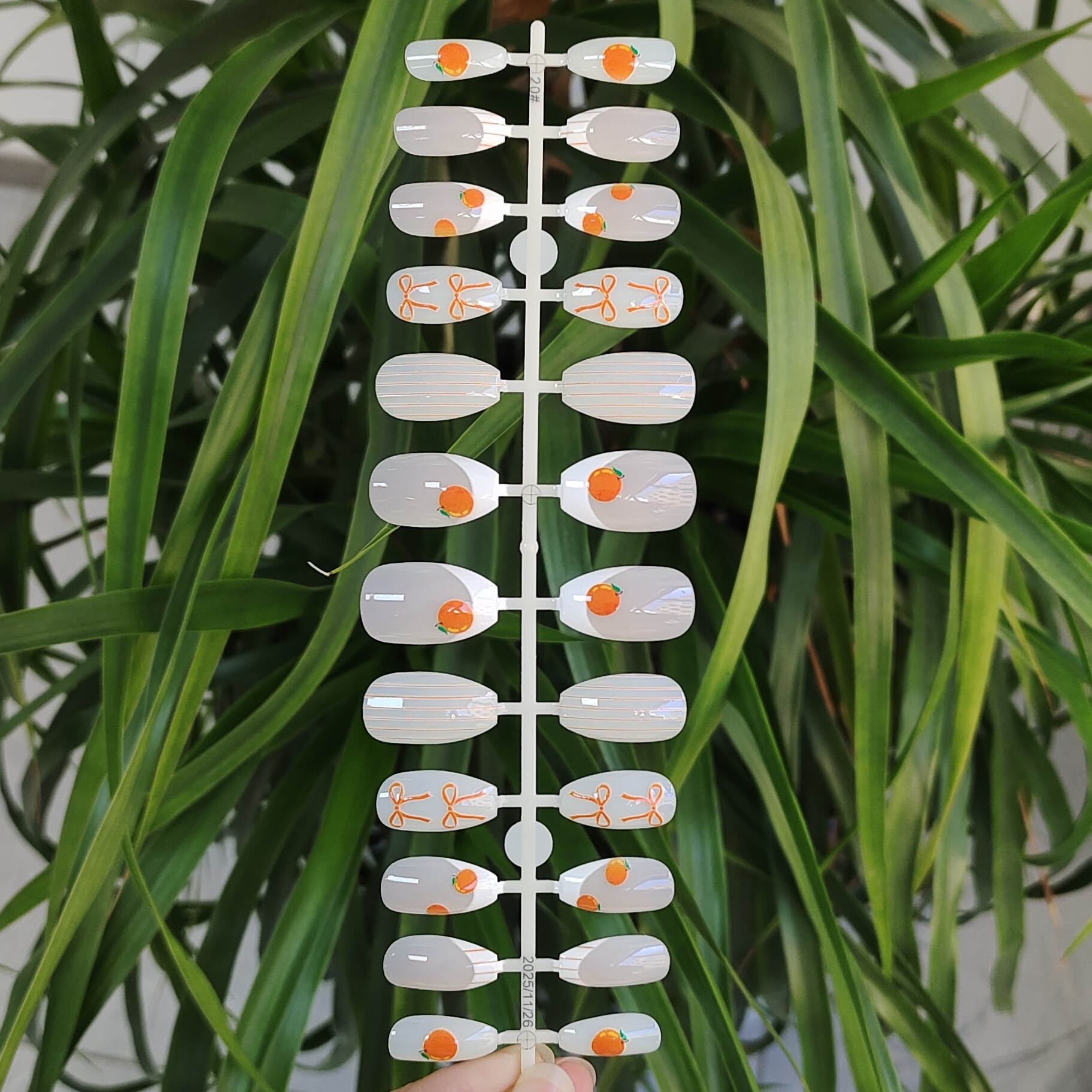 24 PCS PRESS ON NAIL TIPS COFFIN SHAPE PRINTING CRAFT WITH ORANGE AND BOW PATTERN full figure