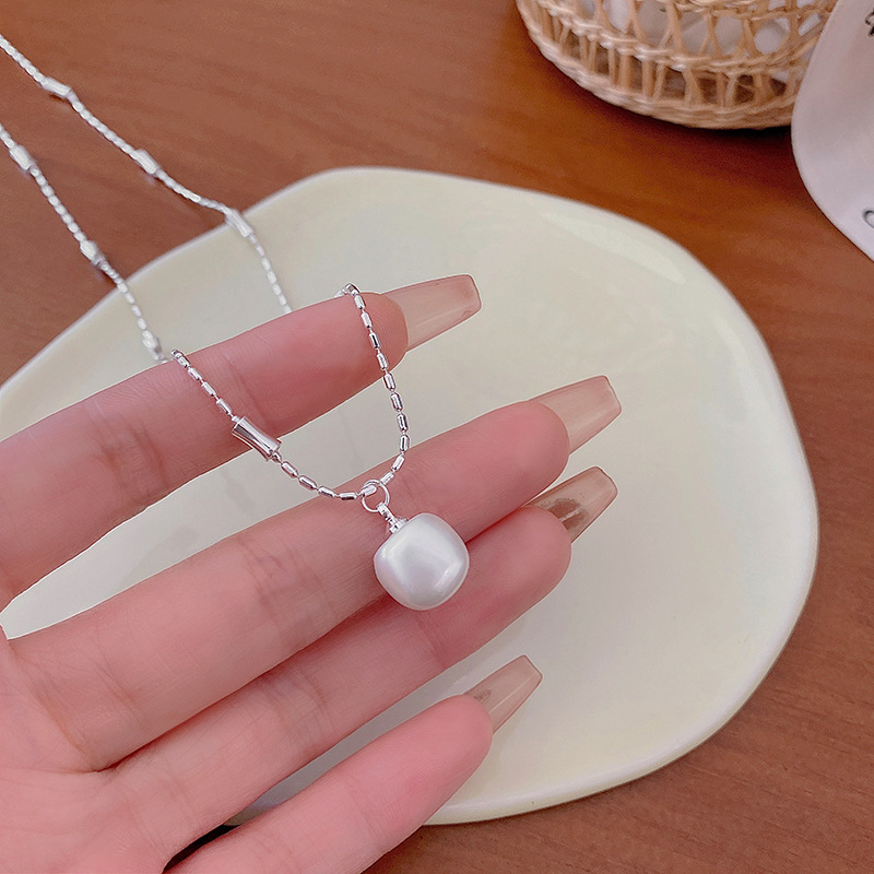 ins style baroque pearl necklace women's simple high-grade clavicle chain minority all-match temperament popular sweater chain details Picture