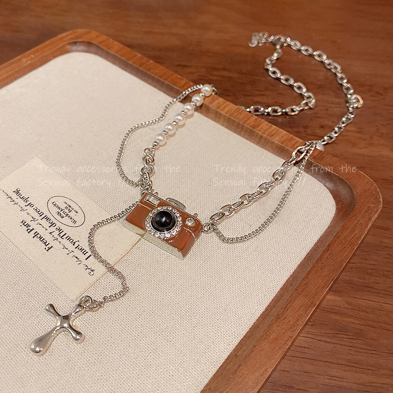 maillard retro affordable luxury camera necklace women's sweet cool hot girl style all-match pearl sweater chain hot ornament details Picture