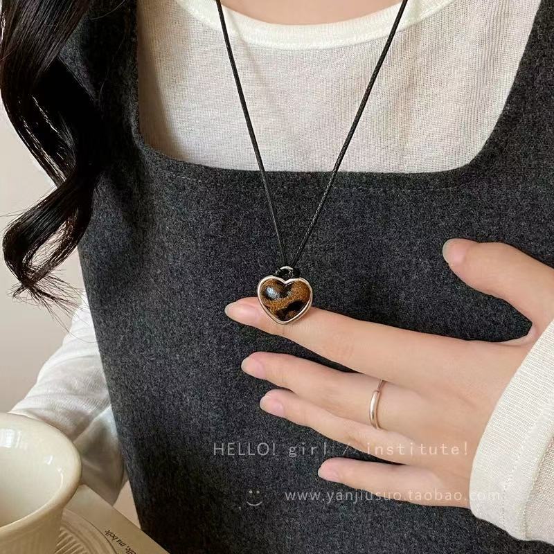 autumn winter retro maillard imitation tiger eye necklace new niche design temperament personalized fashionable all-match necklace Specification drawing