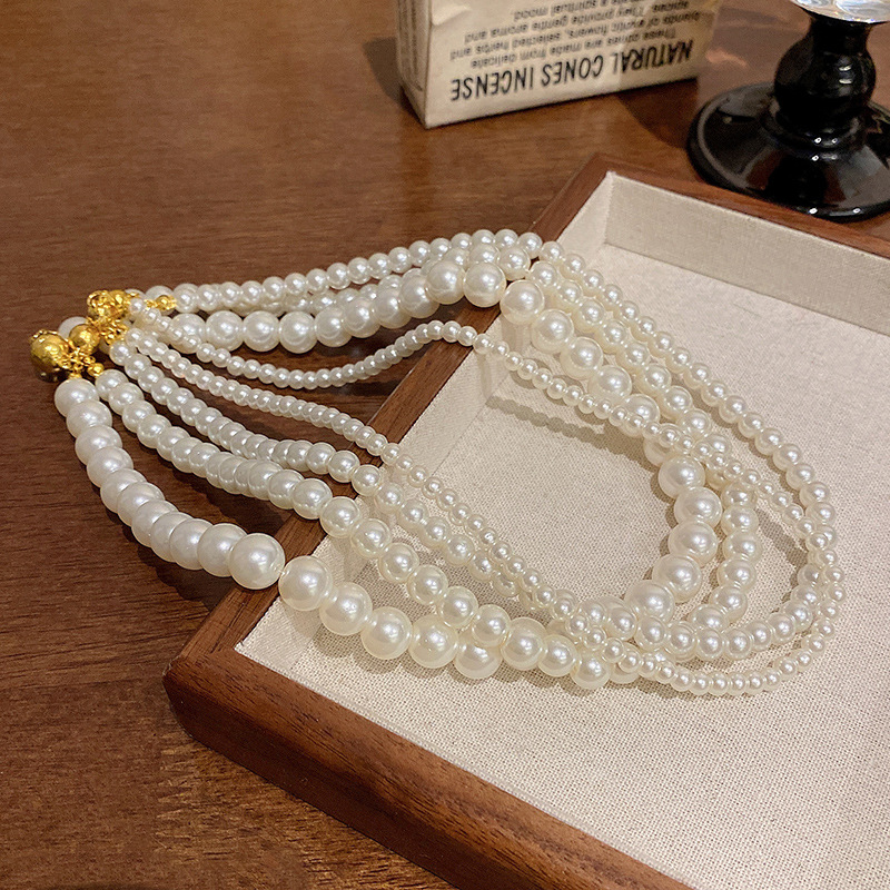 2025 new pearl necklace for women ins style retro magnetic buckle beaded clavicle chain simple popular ornament Specification drawing