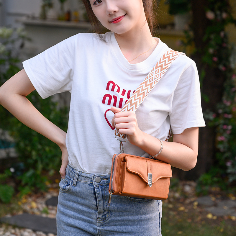 cross-border hot sale women's bag 2023 autumn and winter new women's shoulder messenger bag broadband mobile phone bag large capacity small square bag full figure