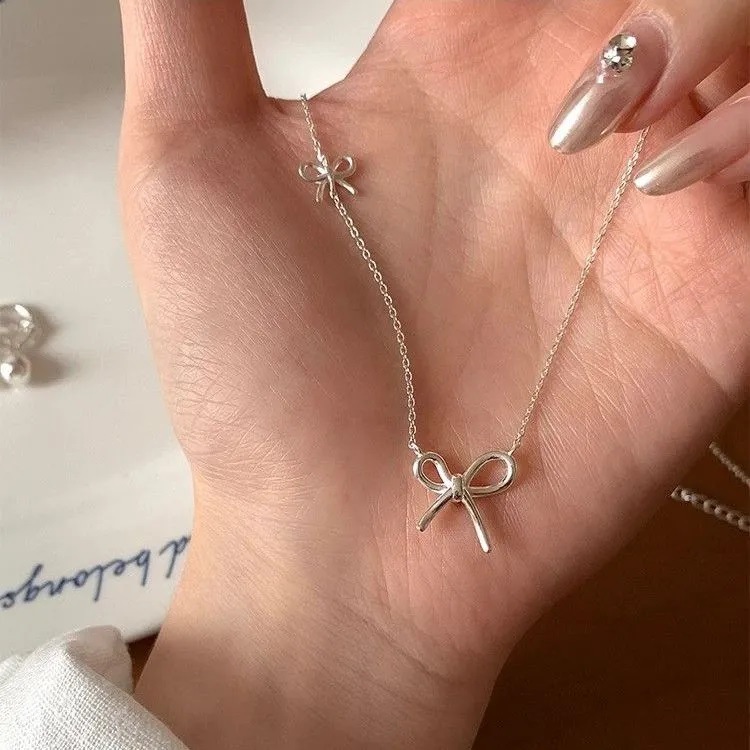 zhao lusi same style single diamond super flash necklace for women 2025 autumn high-grade light luxury titanium steel no fading clavicle chain wholesale details Picture