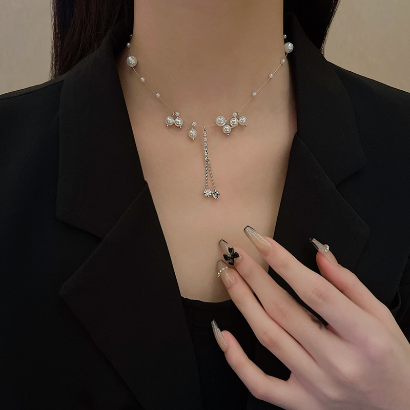 european and american super fairy zircon tassel necklace women's high sense vintage pearl fishing line clavicle chain all-match hot girl jewelry Application Scenario