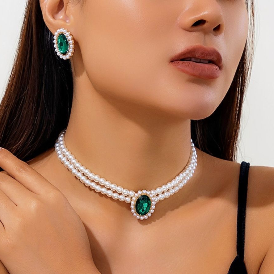korean vintage pearl diamond tassel necklace internet celebrity dignified sense of design flower bow tie clavicle chain necklace for women Application Scenario
