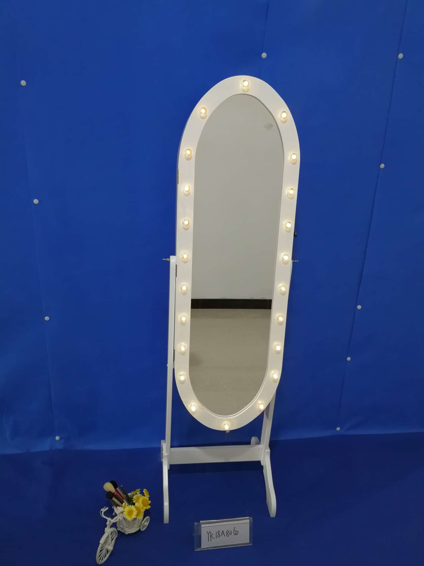 白色欧式大型镜柜内部可放置项链耳环，戒指，手链等珠宝首饰实用美观镜后收纳详情图2