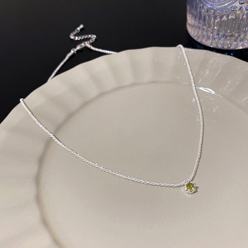 ins style sparkling necklace women's design sense niche green shiny diamond pendant clavicle chain light luxury hot accessories Specification drawing