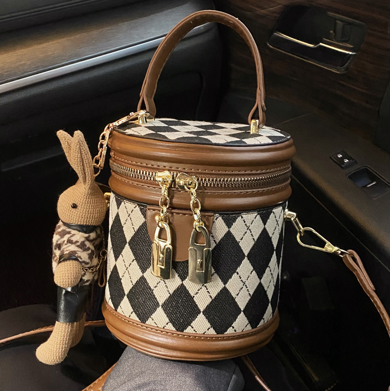 Cross-border wholesale small bags for women 2025 Spring New fashionable and niche crossbody bag with texture diamond-shaped hand-held bucket bag Specification drawing