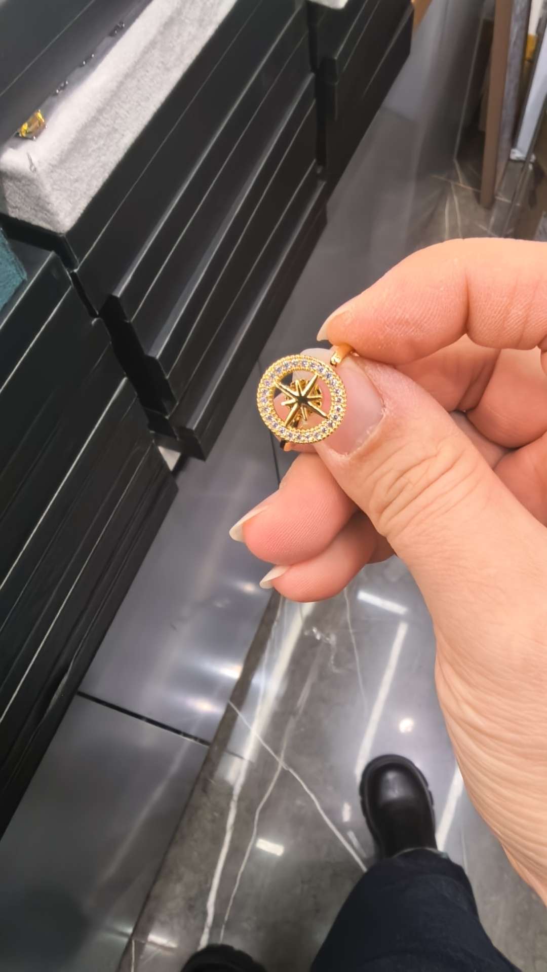 精品手饰戒指空托中古拉丝设计珍珠点缀时尚饰品戒指配件中古拉丝戒指饰品珍珠戒指戒指空托戒指饰品戒指戒指空托珍珠戒指戒指空托细节图