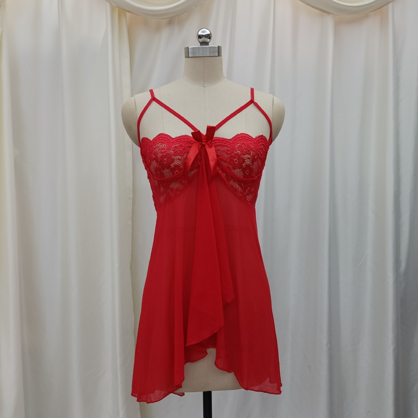 A halter nightgown for women's summer, sexy lace, tulle, half-revealed back, front-opening dress, tulle, lace, bow Application Scenario